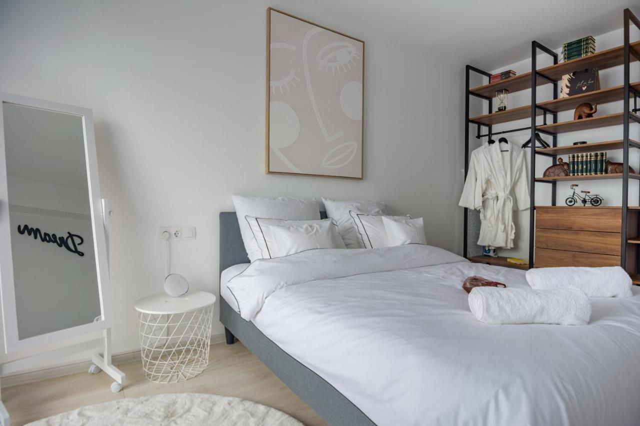 Amazing Condo In Brasov By Valentino - Free Garage Parking エクステリア 写真